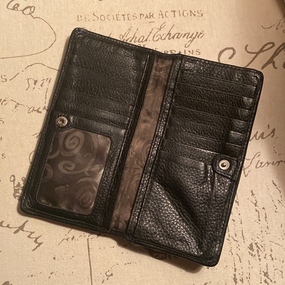 Brighton Black Leather Wallet. Goes with all bags. Pretty leather cutout design - Picture 4 of 7